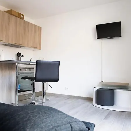 Climatise Au Calme, Mezzanine Et Balcon Apartment