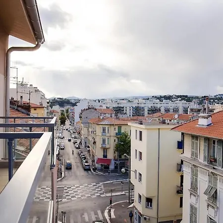 Apartment Climatise Au Calme, Mezzanine Et Balcon Nice