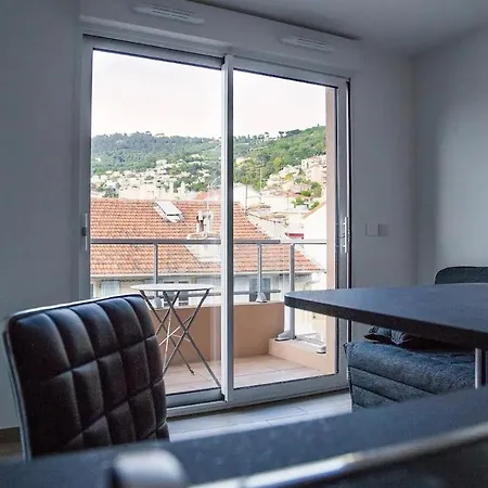 Climatisé Au Calme, Mezzanine Et Balcon *